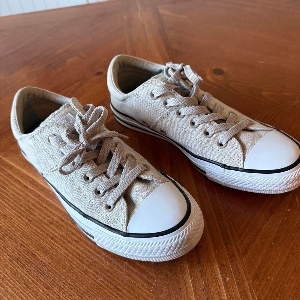 Converse Sneakers Womens 7 Beige Canvas Chuck Taylor Low Top Shoes